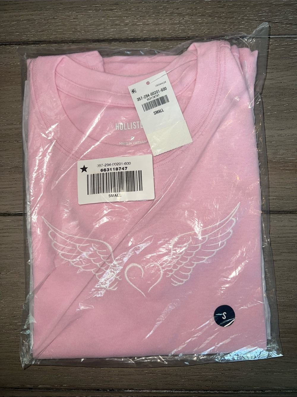 NWT Hollister Pink Tee with White Winged Heart Graphic - Size S